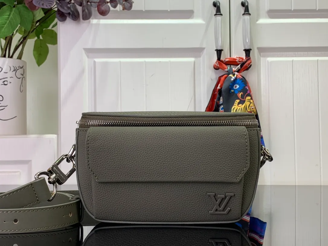 Pilot Wearable Wallet LV Aerogram Bags