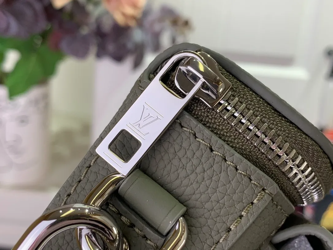 Pilot Wearable Wallet LV Aerogram Bags - Image 8
