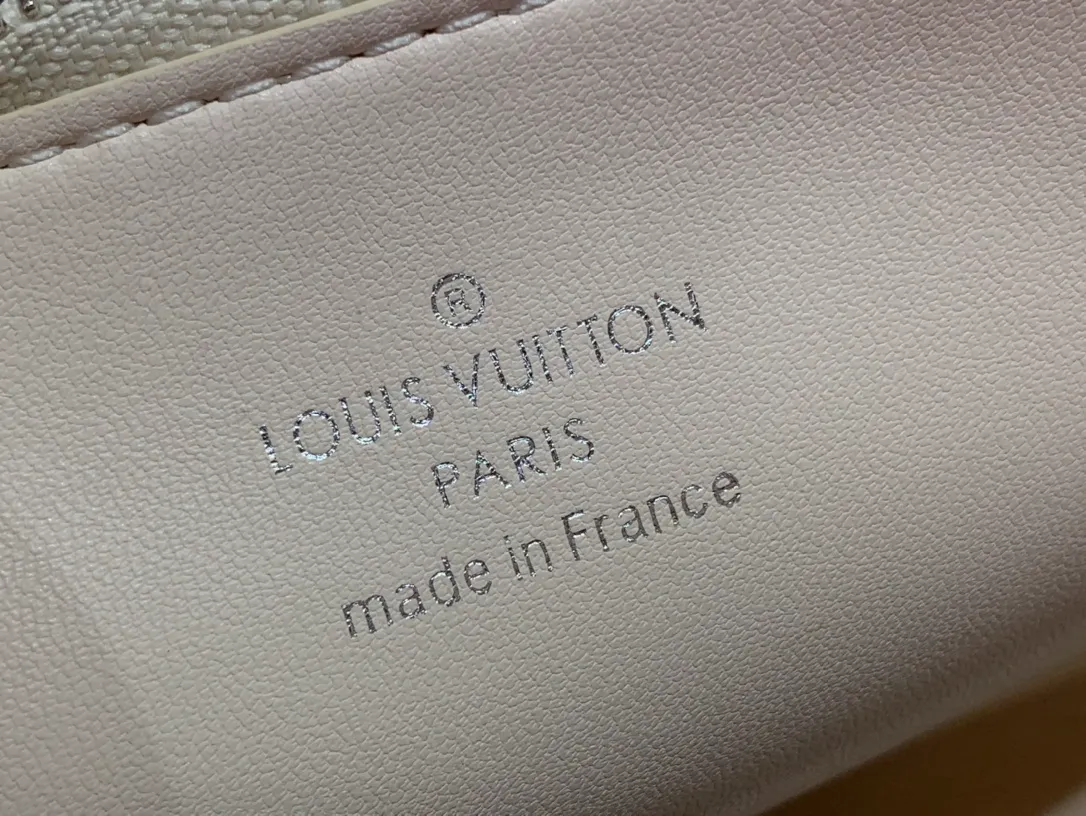 Twist MM Chain Bag - Image 9