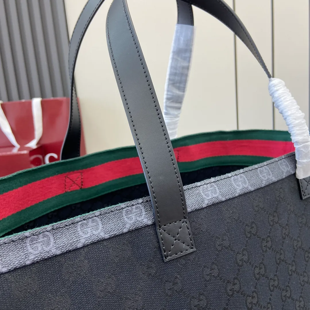 Gucci Crossbody Bag - Image 7