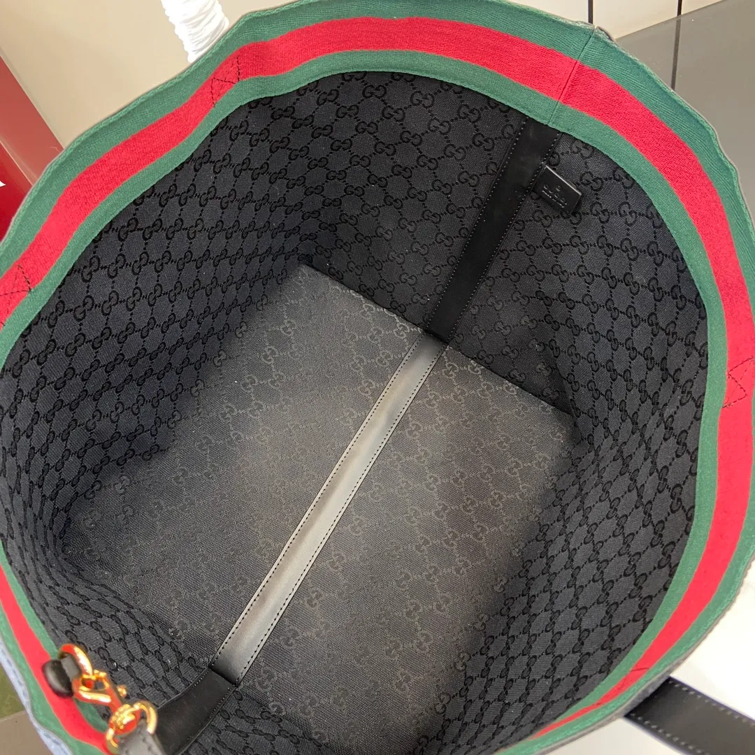 Gucci Crossbody Bag - Image 8