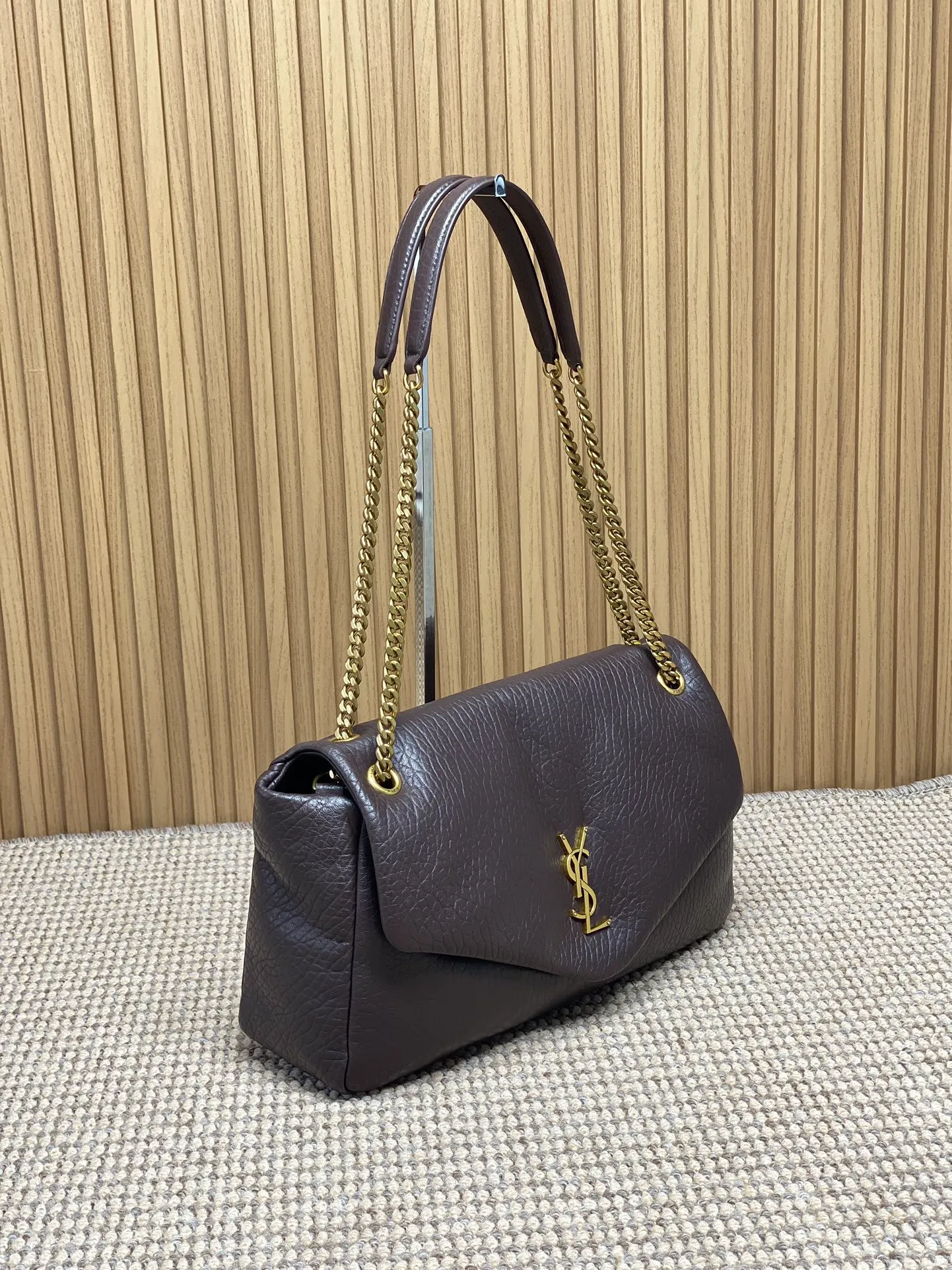 CALYPSO medium in grained lambskin - Image 4