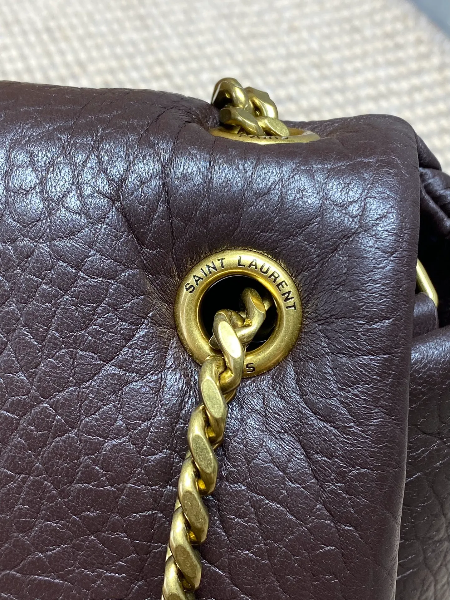 CALYPSO medium in grained lambskin - Image 9
