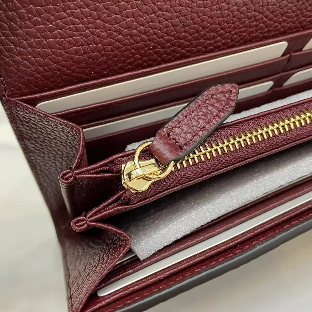 Continental wallet with Gucci script in black leather - Image 8