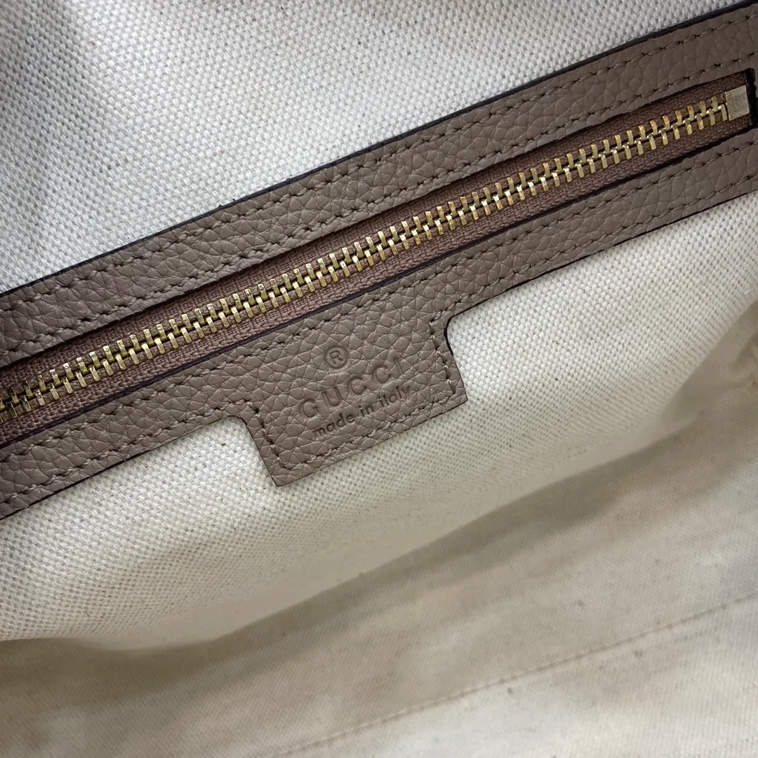 GG Emblem medium boston bag - Image 2