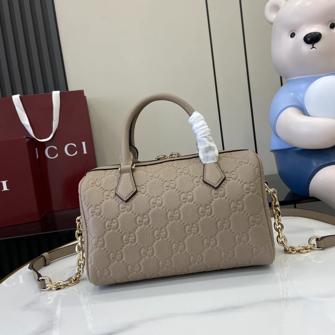 GG Emblem medium boston bag - Image 3
