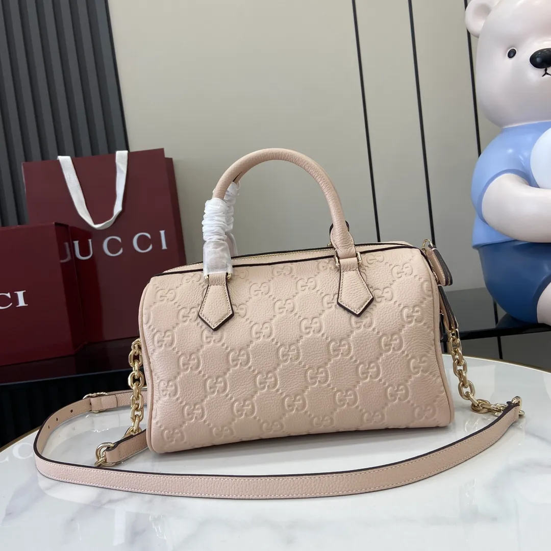 GG Emblem medium boston bag