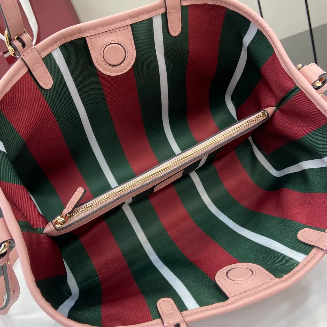 GG Emblem medium tote bag - Image 9
