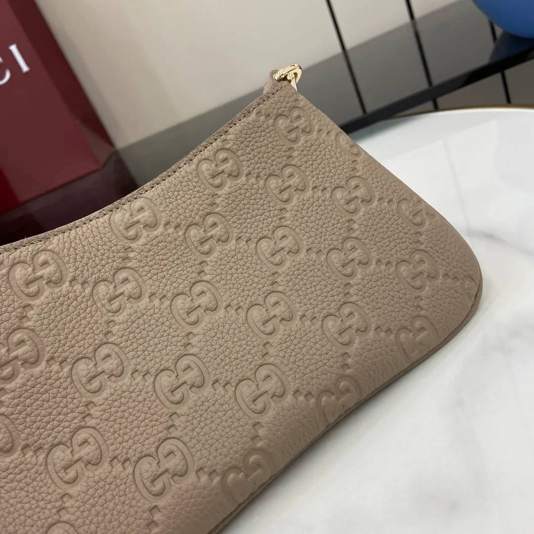GG Emblem wallet on chain - Image 9