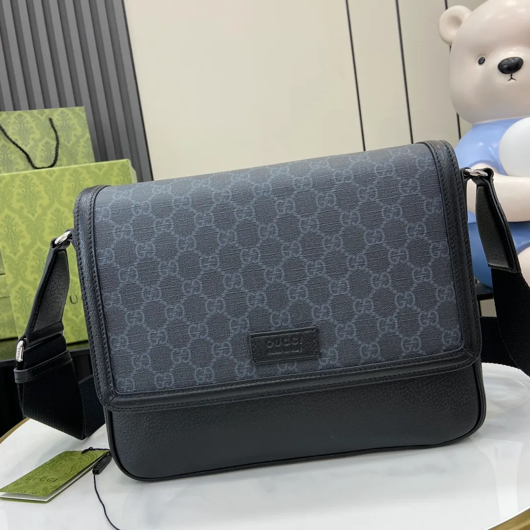 GUCCI medium GG crossbody bag - Image 3
