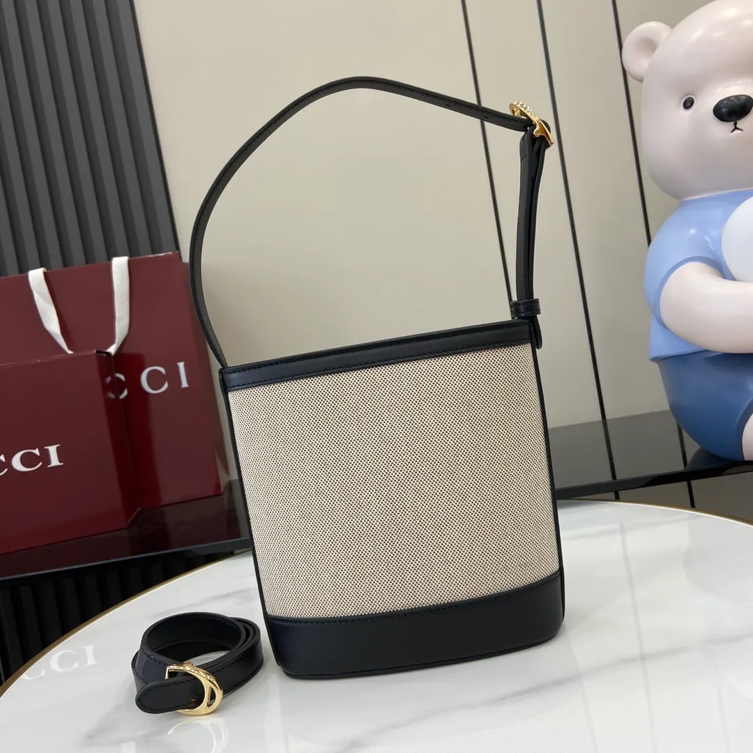 Gucci 73 small bucket bag - Image 4