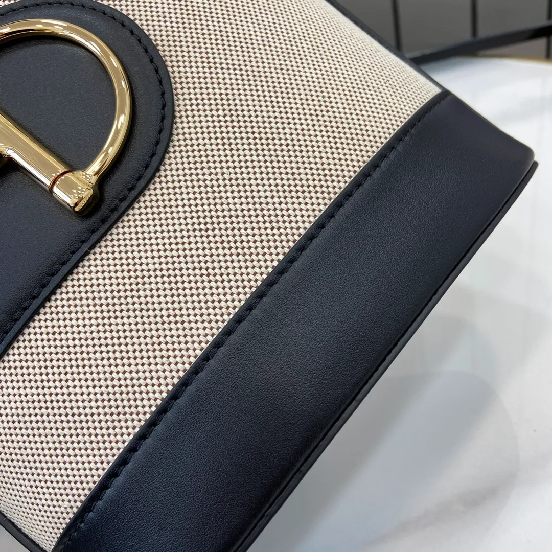 Gucci 73 small bucket bag - Image 7