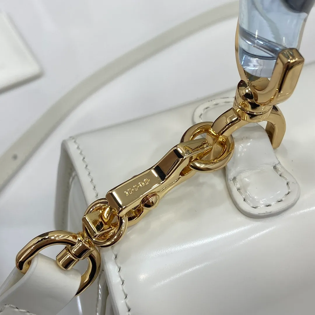 Gucci Bamboo Diva medium bag in white leather - Image 9
