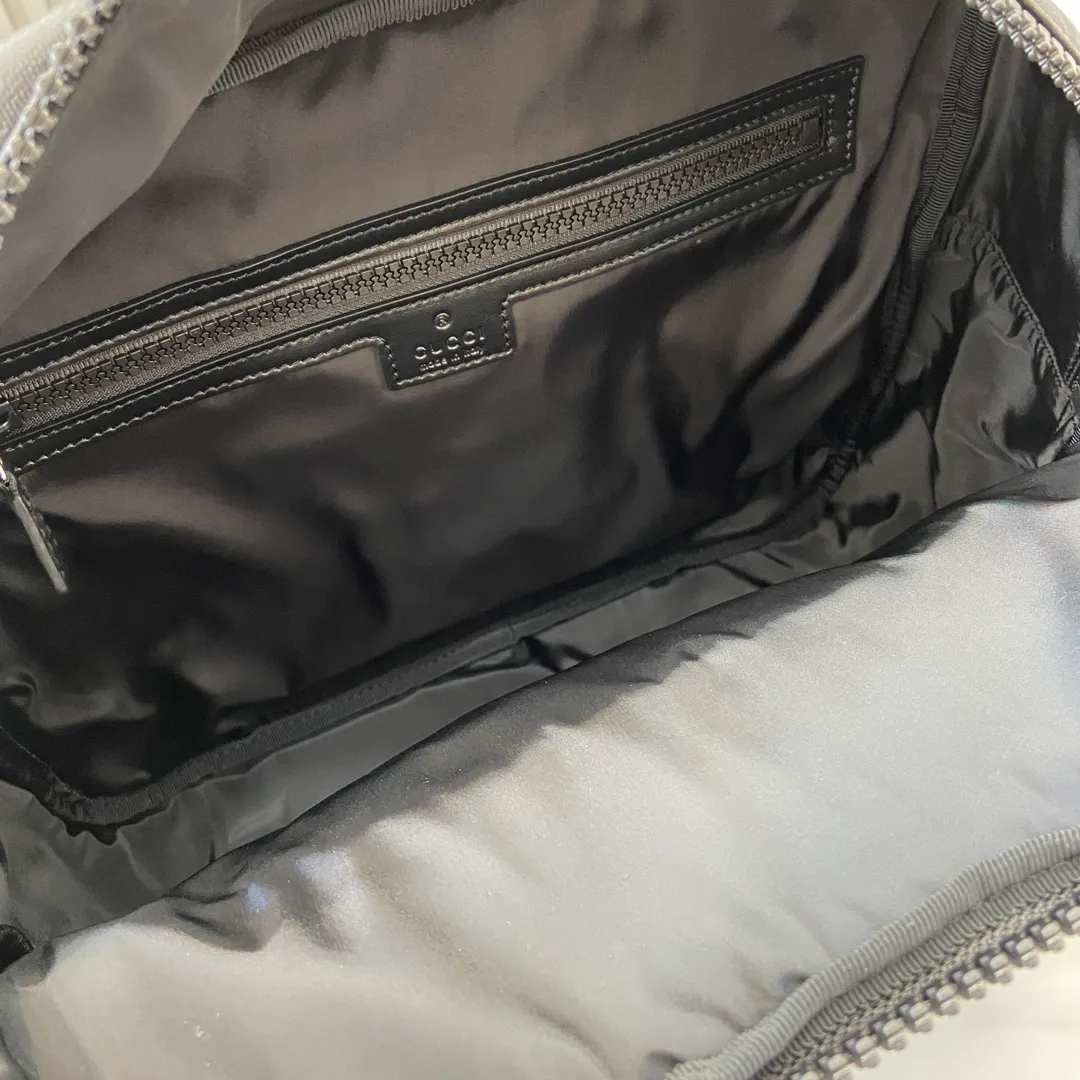 Gucci GG Crystal Canvas Messenger Bag Shoulder Bag - Image 10
