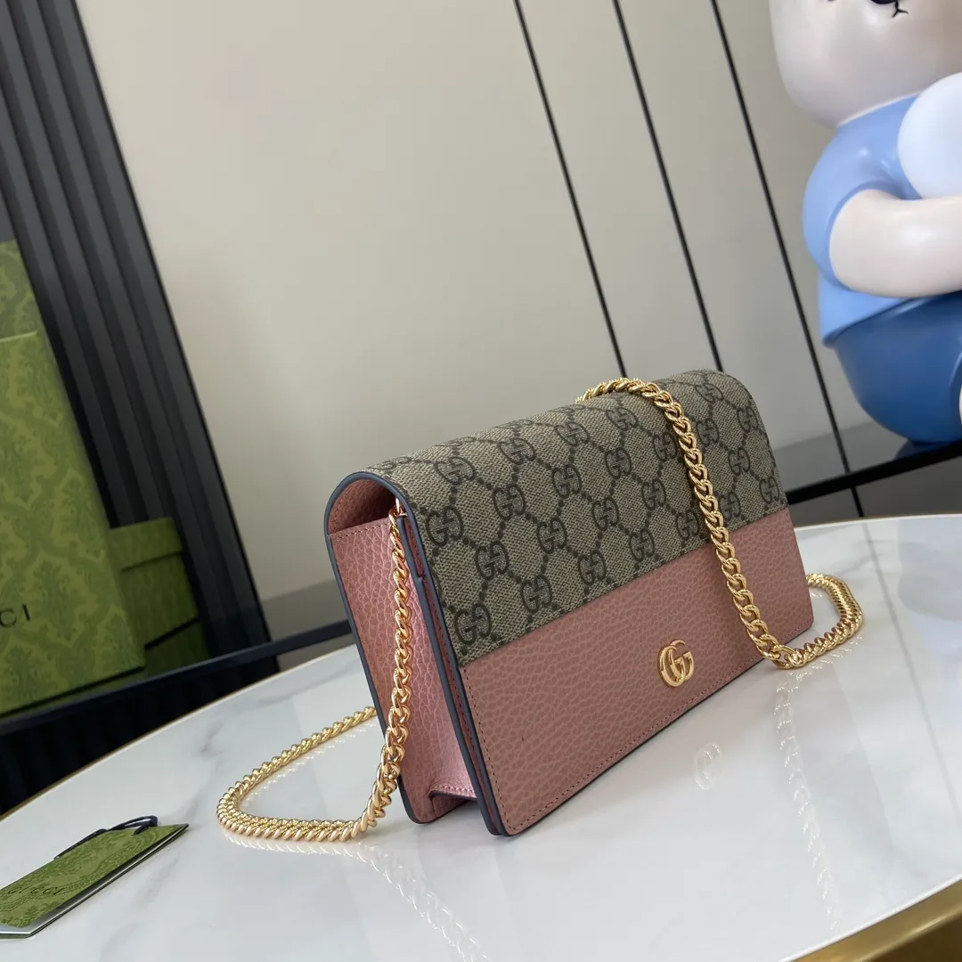 Gucci Savoy Gg Duffle Bag