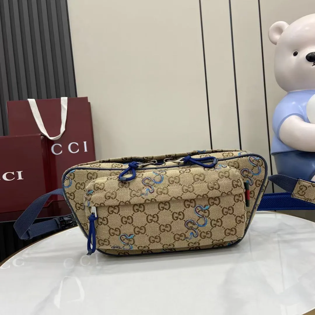 Gucci Small Embroidered Crossbody Bag - Image 4