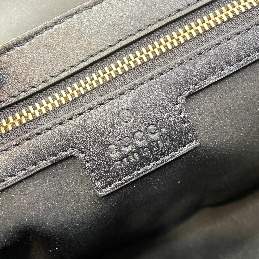 Gucci Small GG Marmont Shoulder Bag - Image 2