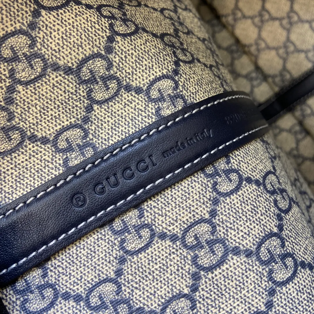 Gucci Totissima medium reversible tote in dark blue - Image 8