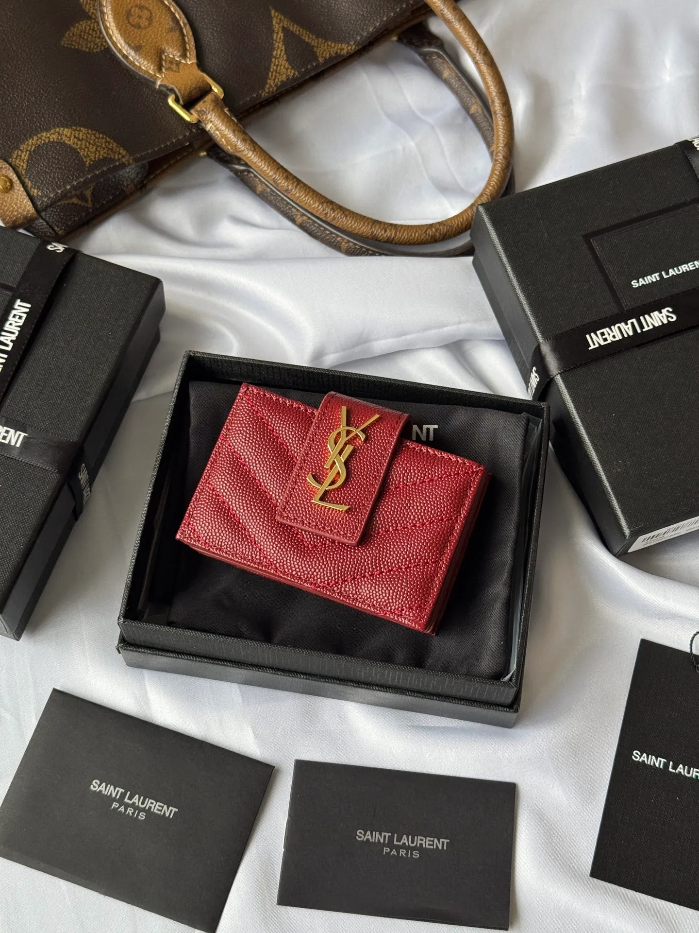SAINT LAURENT Grain De Poudre Matelasse Chevron Monogram Credit Card Case Red