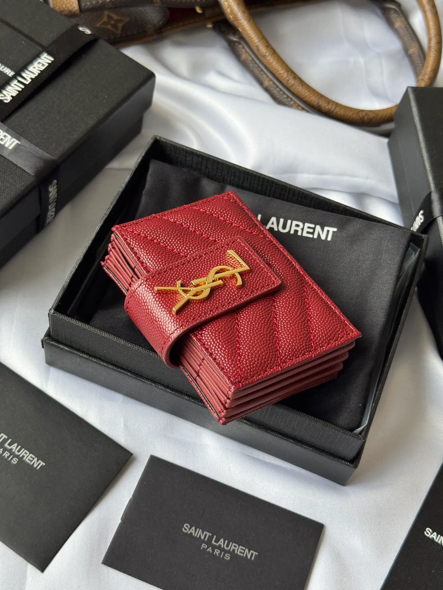 SAINT LAURENT Grain De Poudre Matelasse Chevron Monogram Credit Card Case Red - Image 6