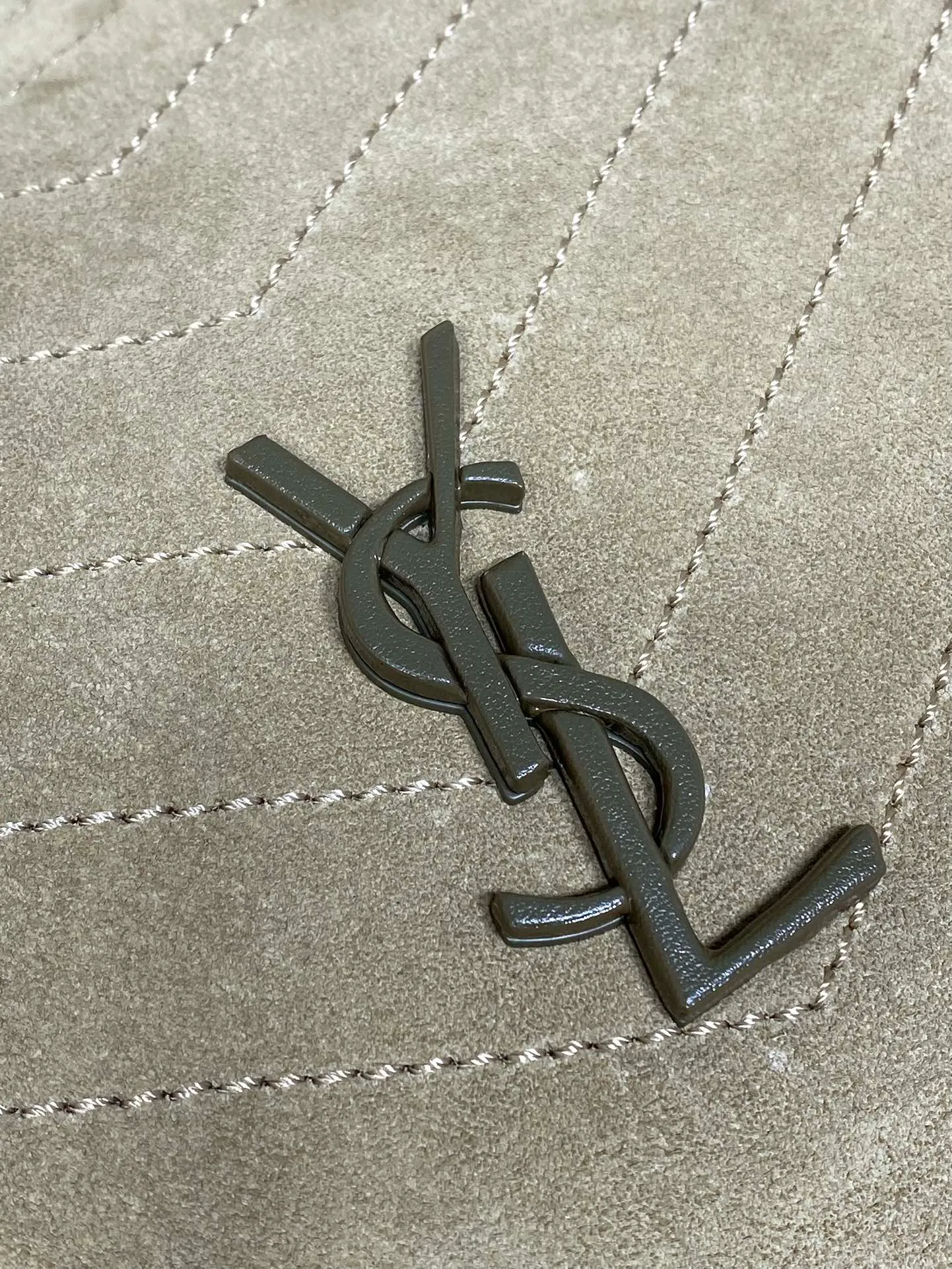 SAINT LAURENT Niki medium quilted suede shoulder bag - Image 7