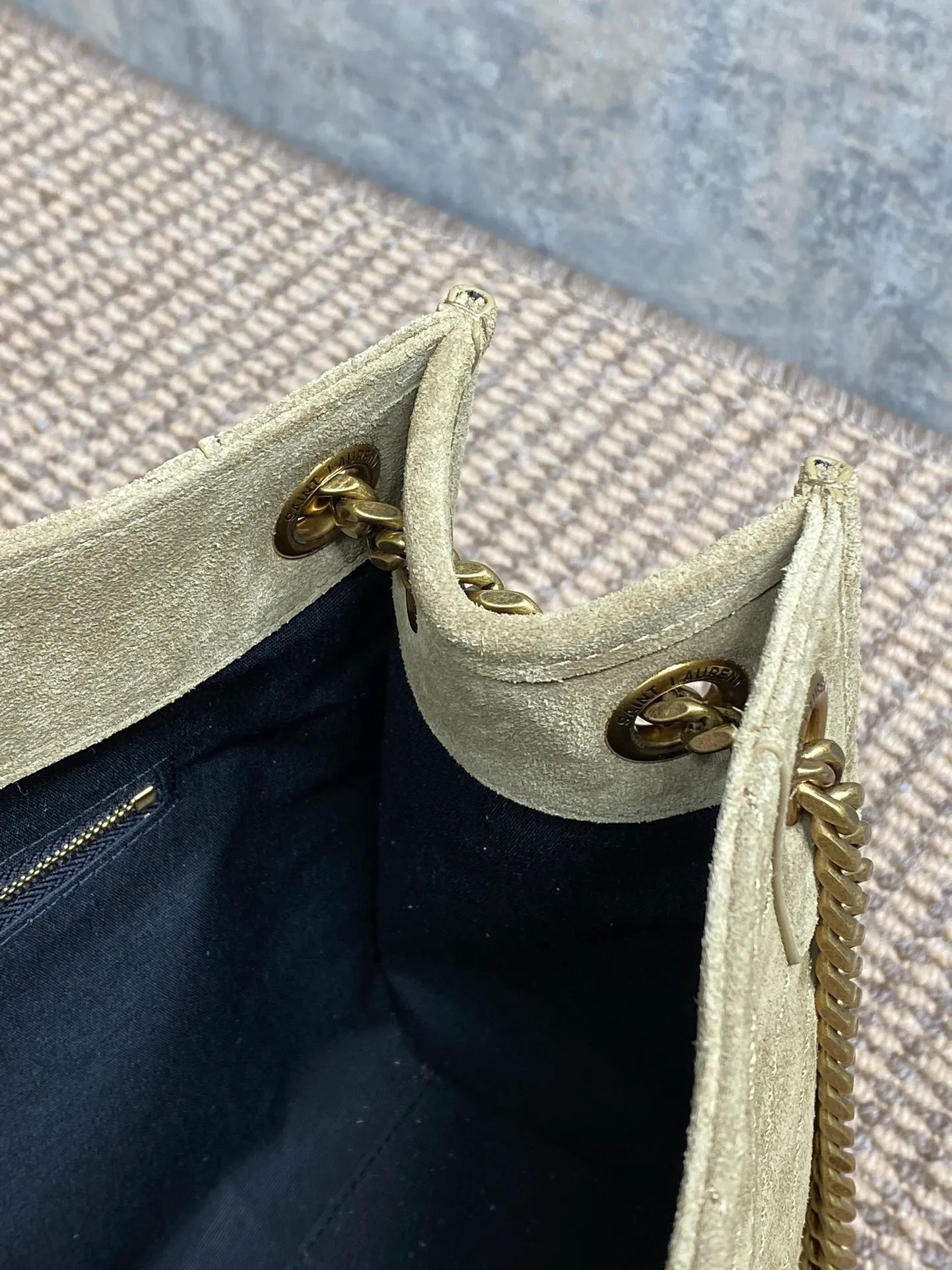 SAINT LAURENT Niki medium quilted suede shoulder bag - Image 8