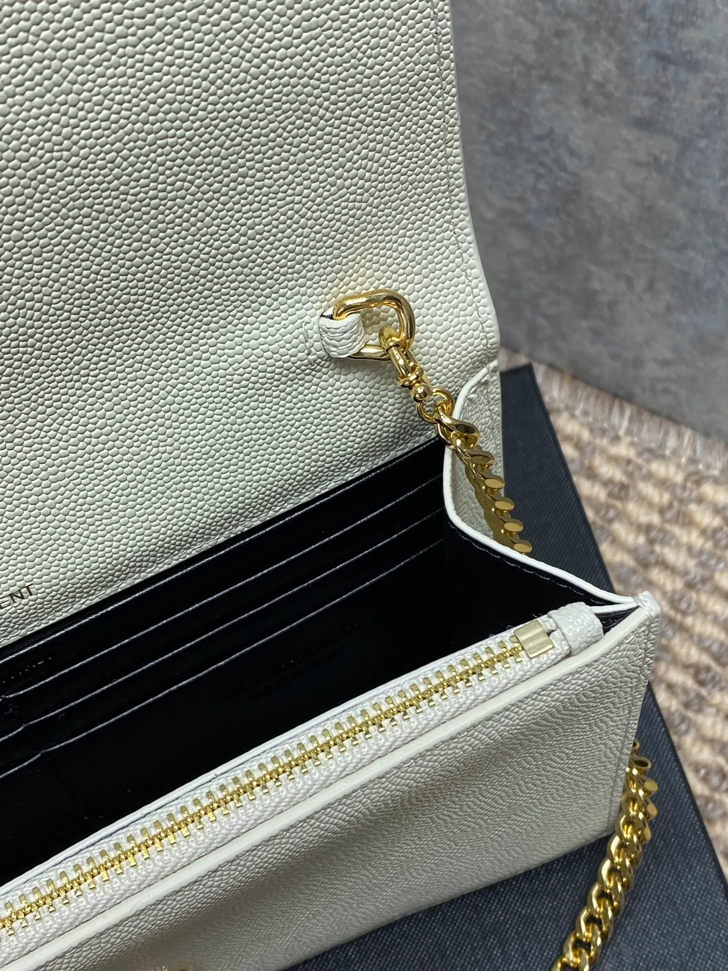 Saint Laurent Kate Shoulder Bag White in Leather with Gold - Image 8