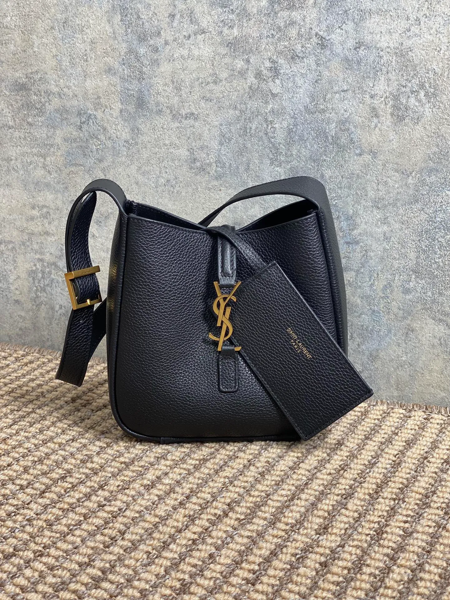 Saint Laurent Le 5 À 7 Supple Mini Leather Shoulder Bag - Image 4