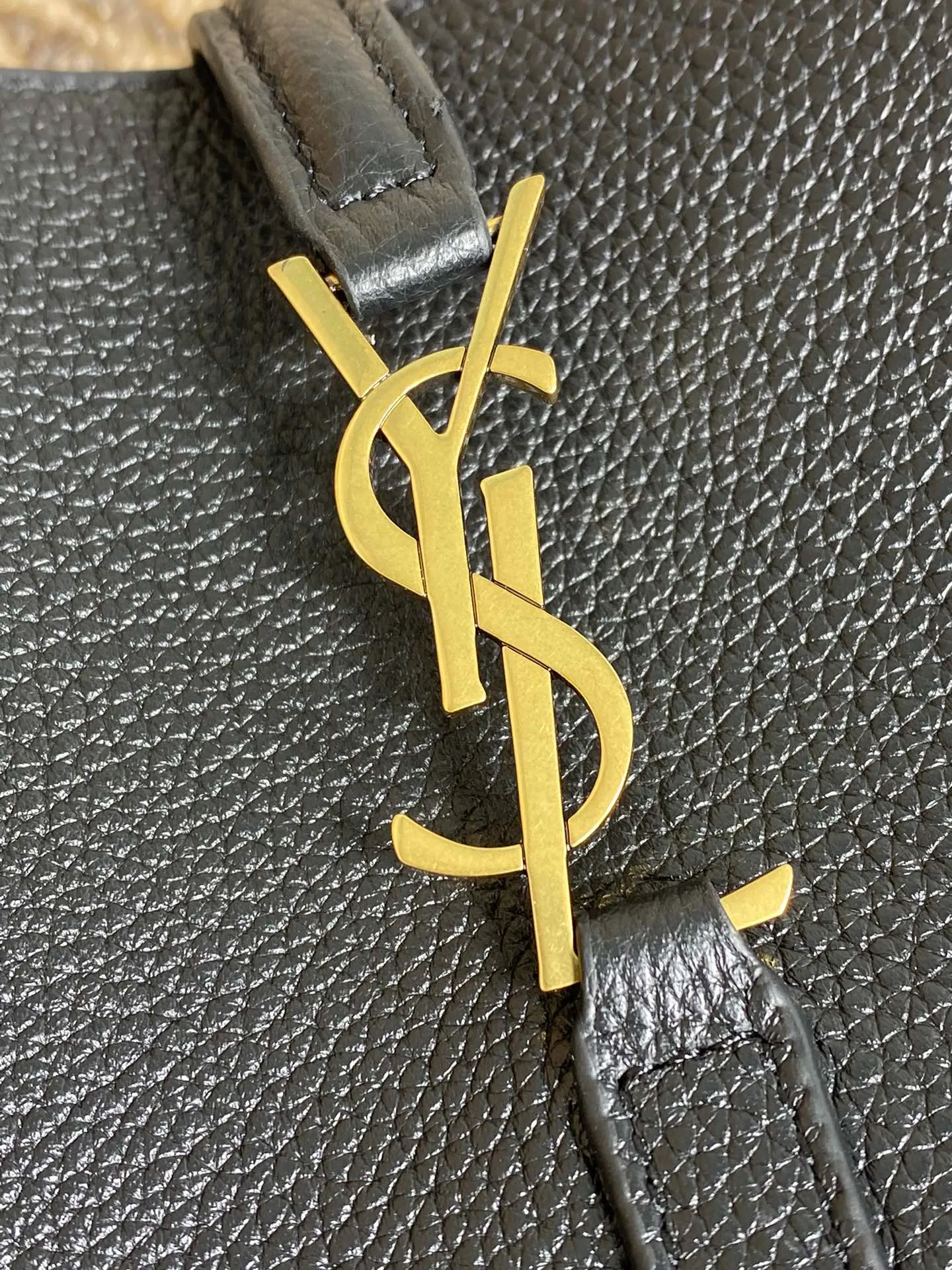 Saint Laurent Le 5 À 7 Supple Mini Leather Shoulder Bag - Image 8