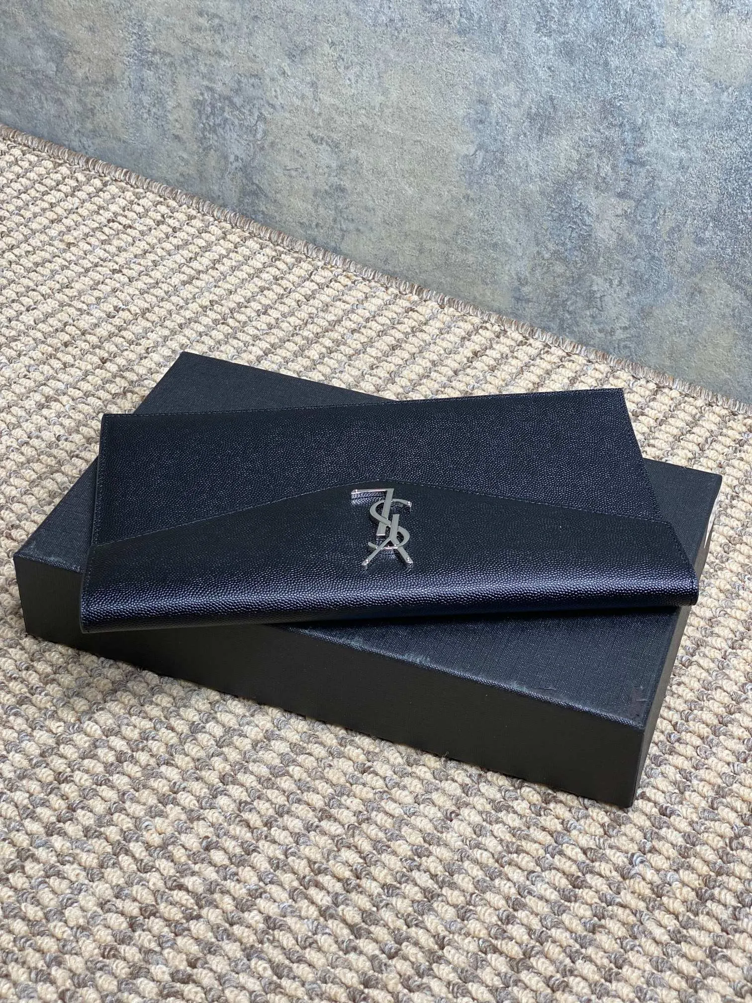 Saint Laurent Medium Bag - Image 2
