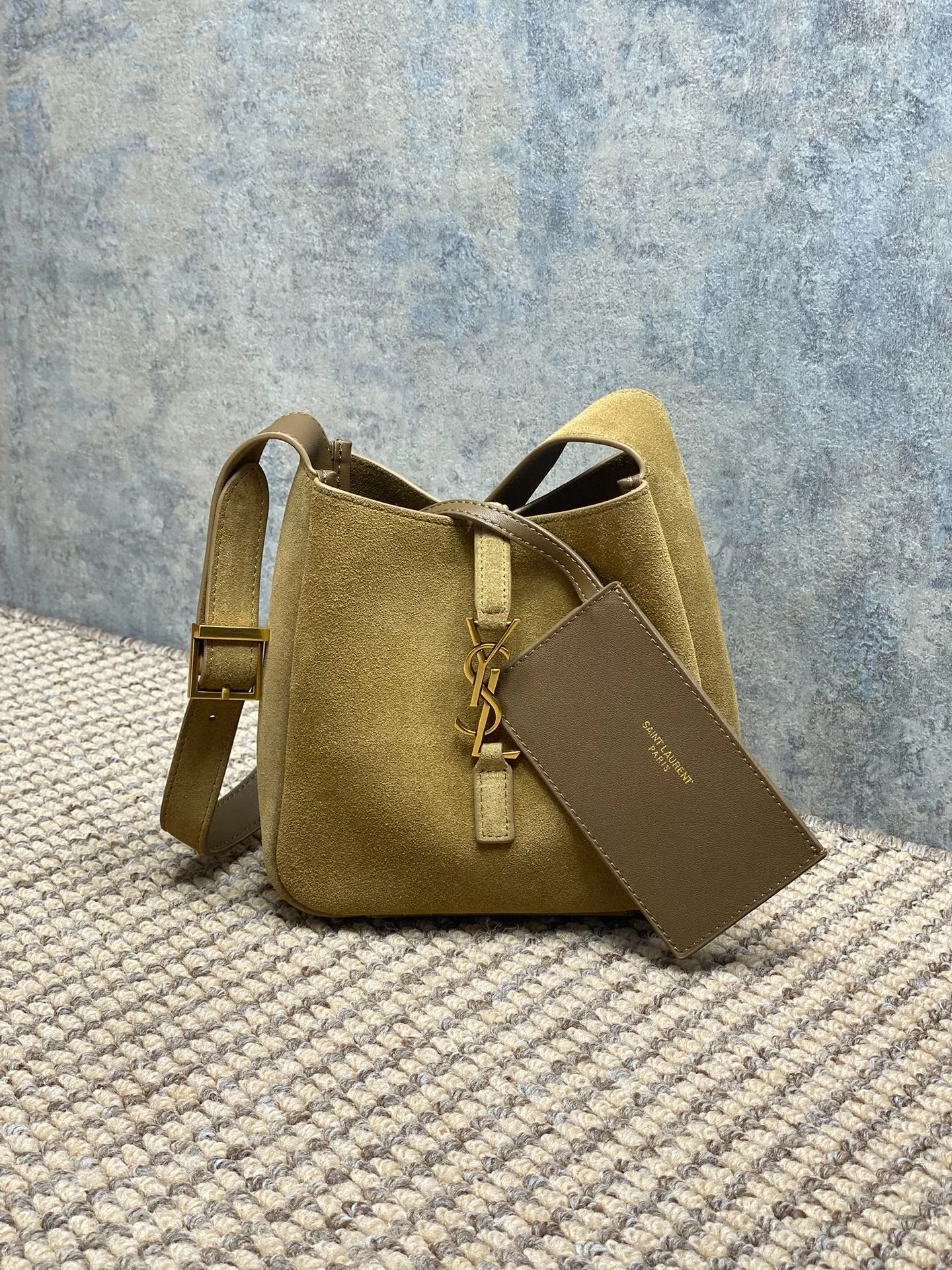 Saint Laurent Shoulder Bag - Image 3