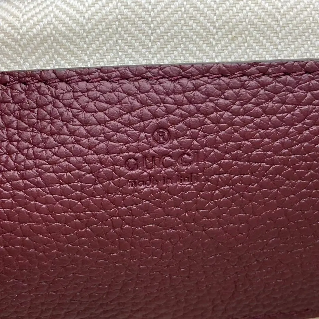 Small crossbody bag with hook closure in black leather - Image 2