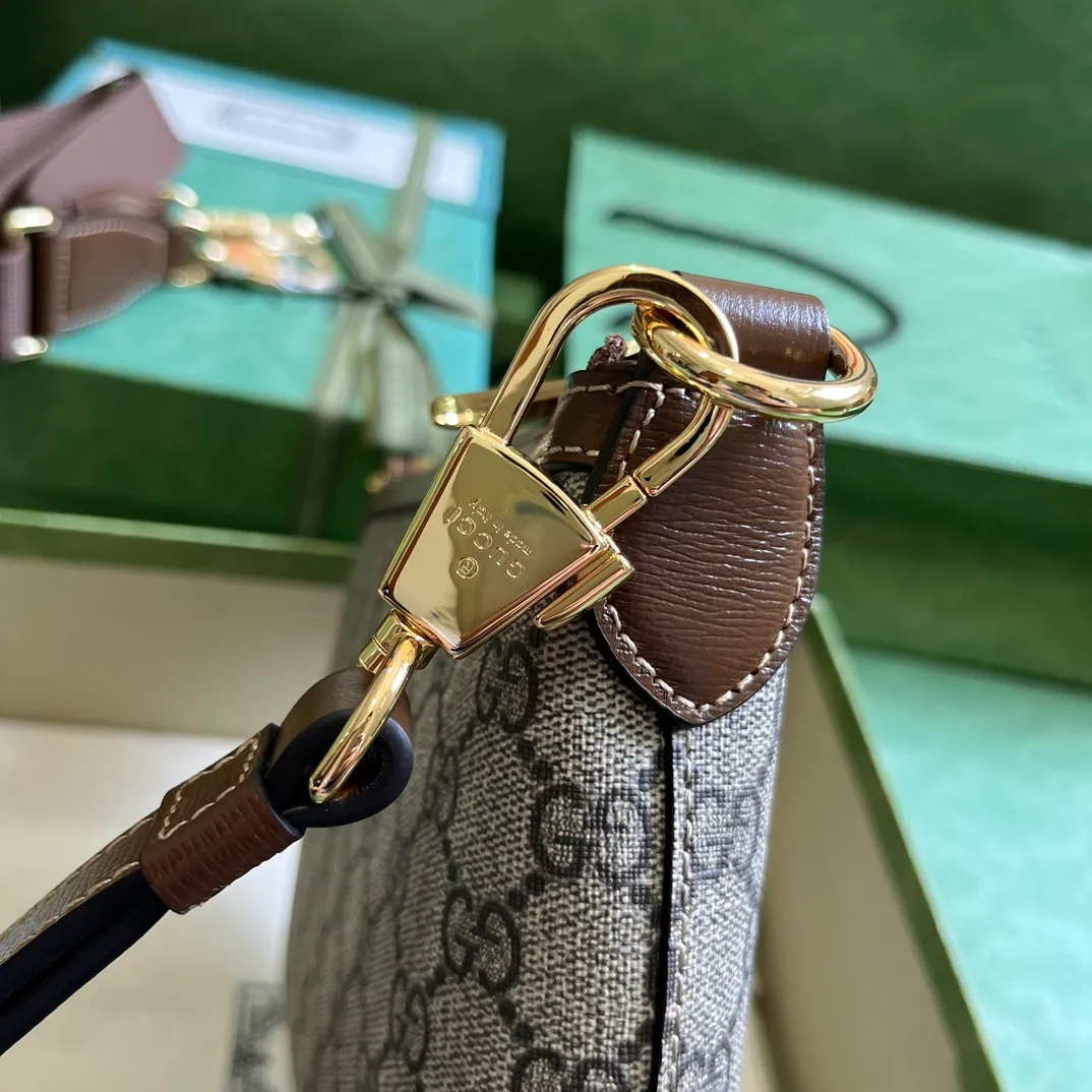 Gucci GG Supreme Shoulder Bag - Image 7