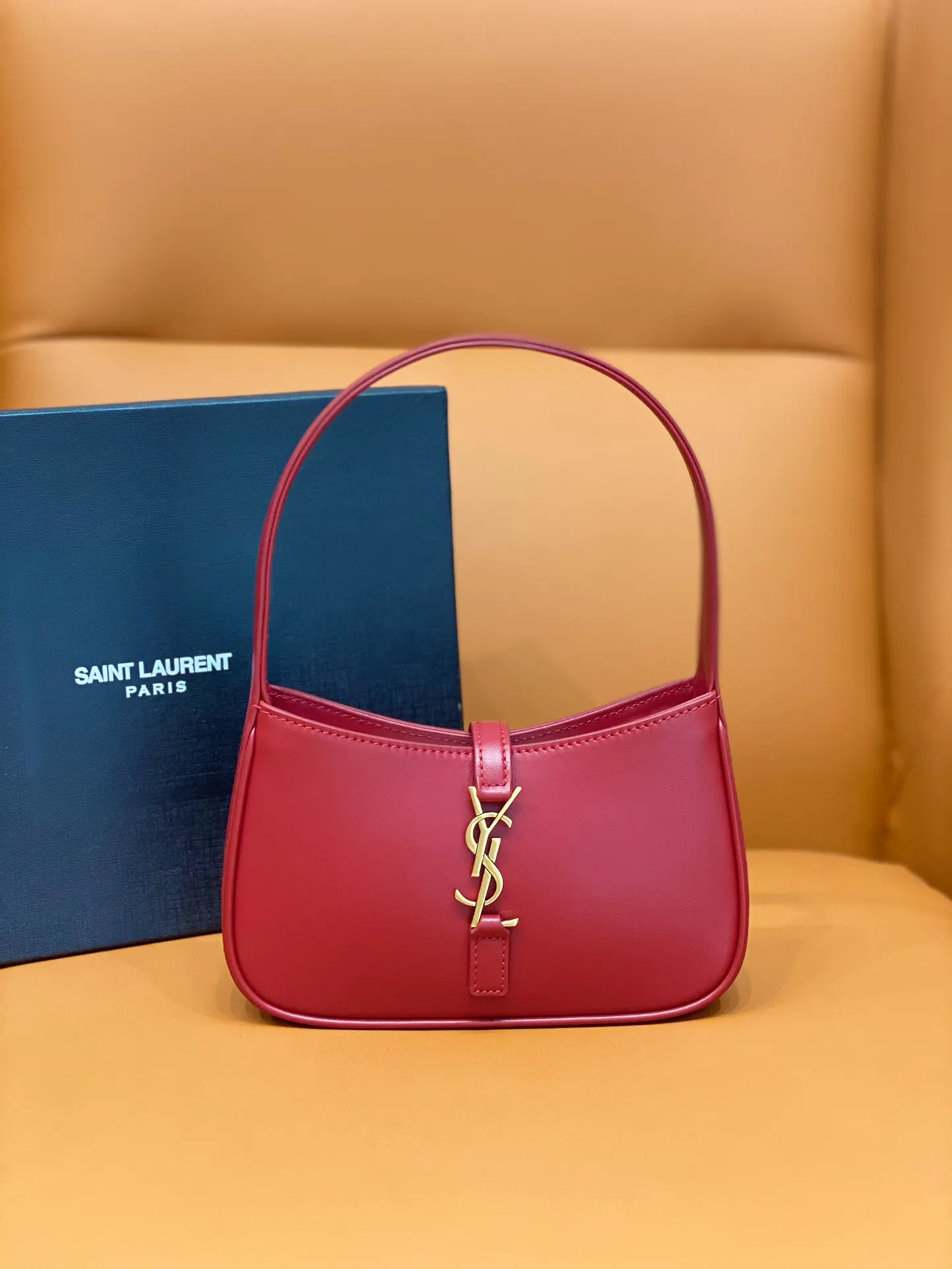 12A Upgrade Mirror Quality Designer LE5A7 Hobo Bag Luxurys Womens Small Handbags Genuine Leather Cowhide Zipper Bag Clutch Purse Black Shoulder Strap Box Bag