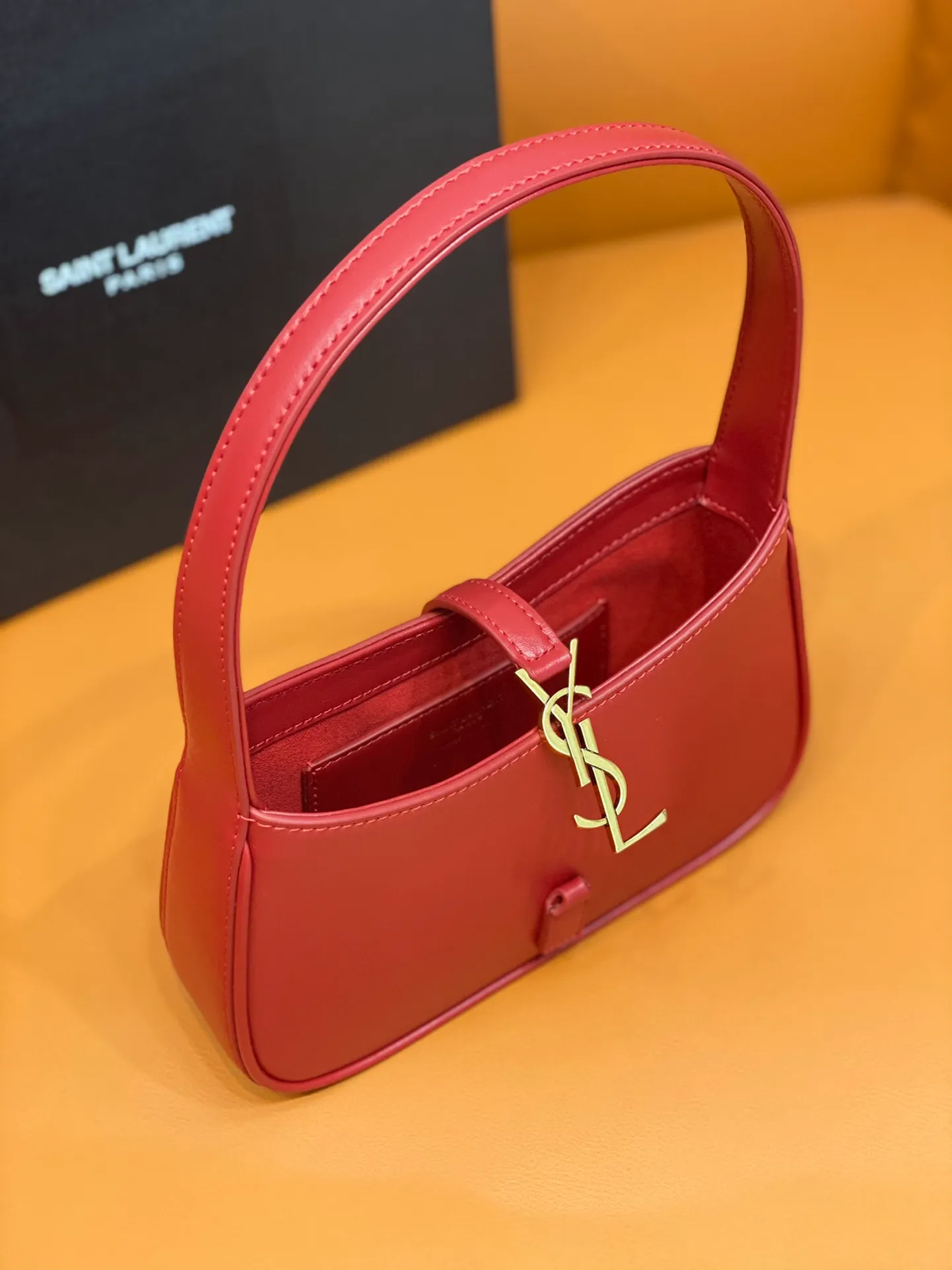 12A Upgrade Mirror Quality Designer LE5A7 Hobo Bag Luxurys Womens Small Handbags Genuine Leather Cowhide Zipper Bag Clutch Purse Black Shoulder Strap Box Bag - Image 7