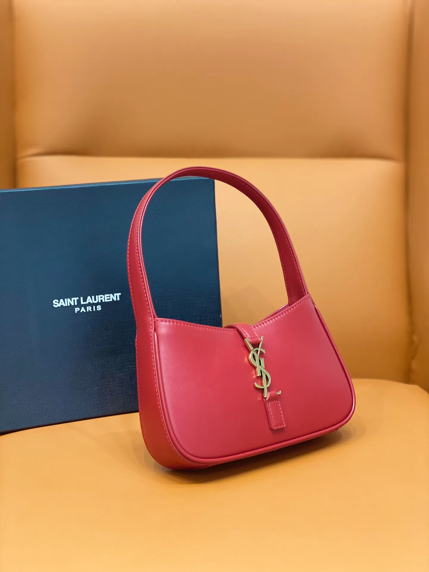 12A Upgrade Mirror Quality Designer LE5A7 Hobo Bag Luxurys Womens Small Handbags Genuine Leather Cowhide Zipper Bag Clutch Purse Black Shoulder Strap Box Bag - Image 8