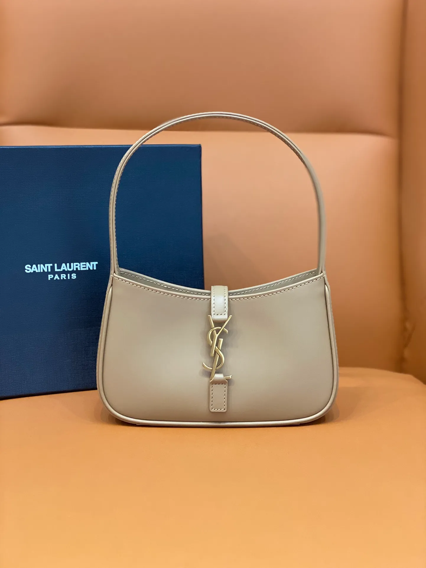 Saint Laurent Le 5 À 7 Mini - Get Your Designer Bag