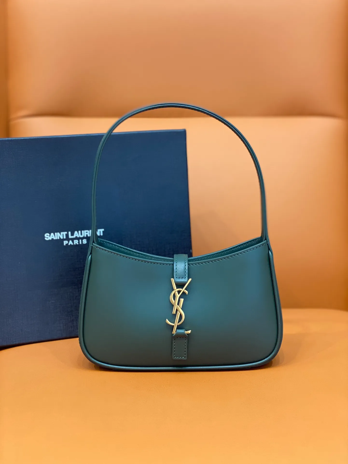 Ysl leather shoulder bag outlet