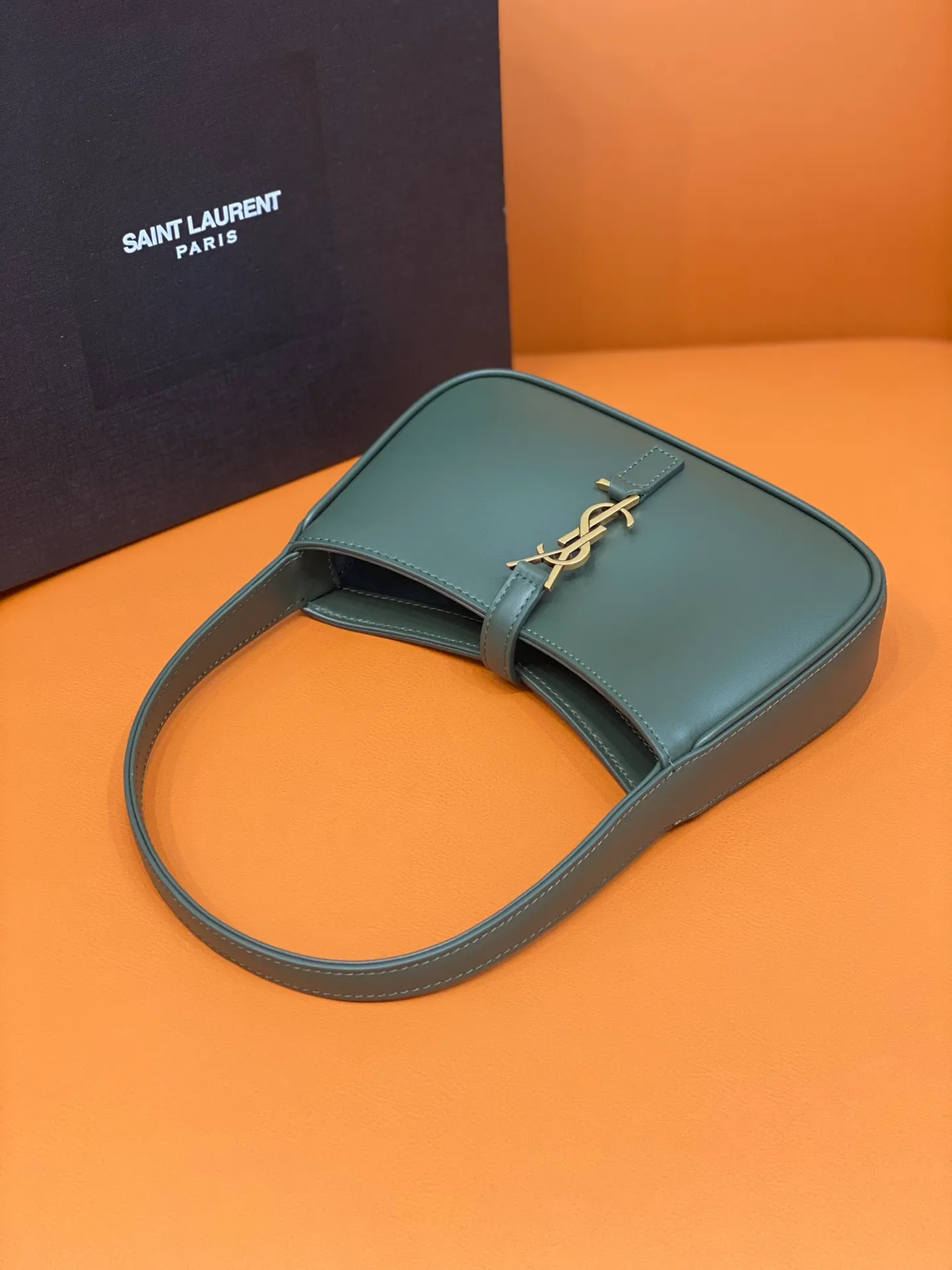 Ysl leather shoulder bag outlet - Image 10