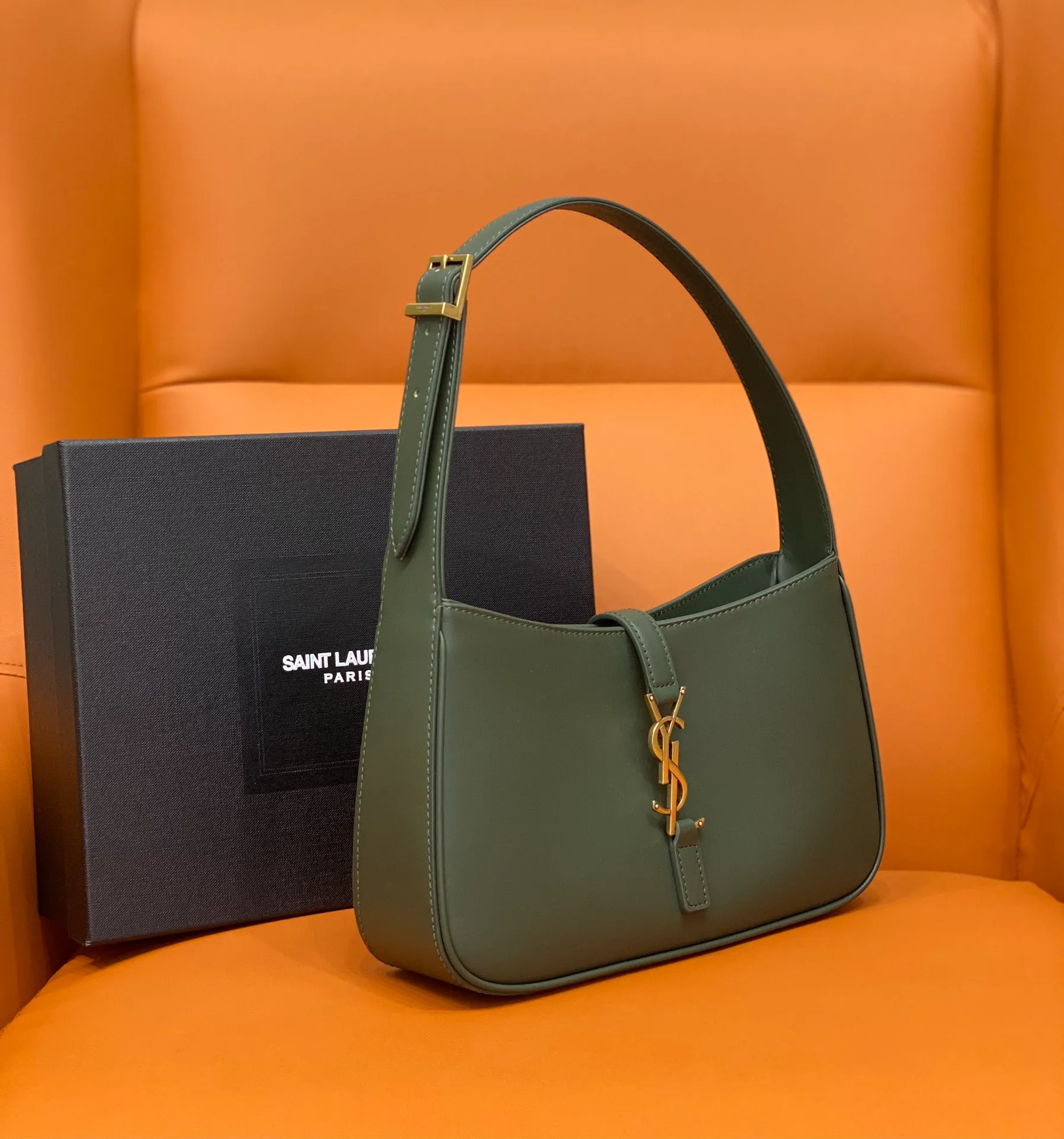 Yves Saint Laurent Le7 A5 Leather Shoulder Bag in Black