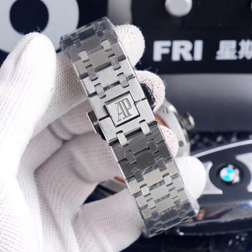 Men's Audemars Piguet Royal Oak Watch - Image 2