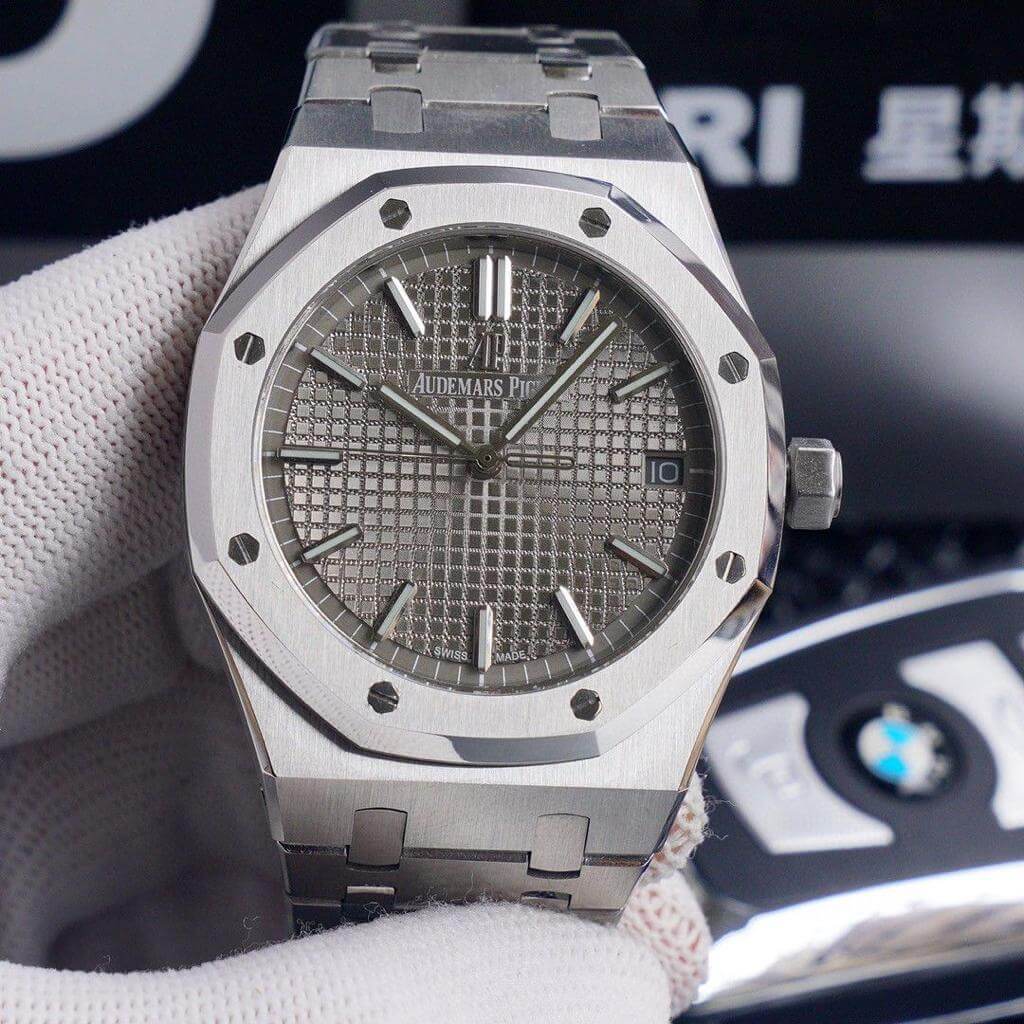 Men's Audemars Piguet Royal Oak Watch - Image 3