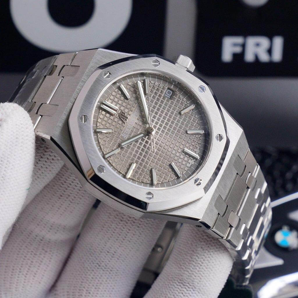 Men's Audemars Piguet Royal Oak Watch - Image 6