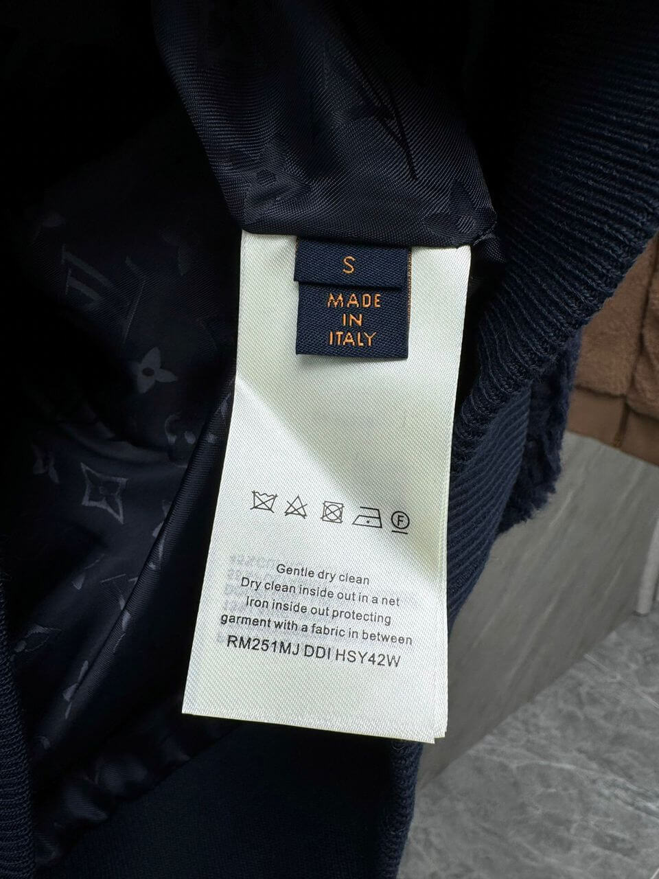 Louis Vuitton Fleece Jacket - Image 9