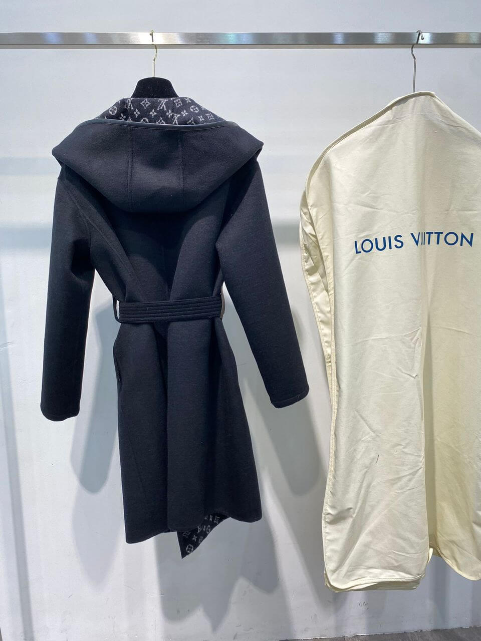 LOUIS VUITTON Hooded Wrap Coat Black White - Image 5